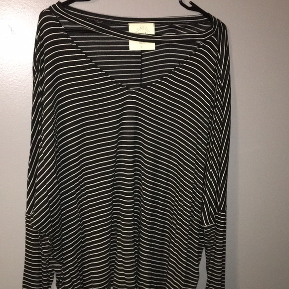 Striped top - Picture 1 of 4